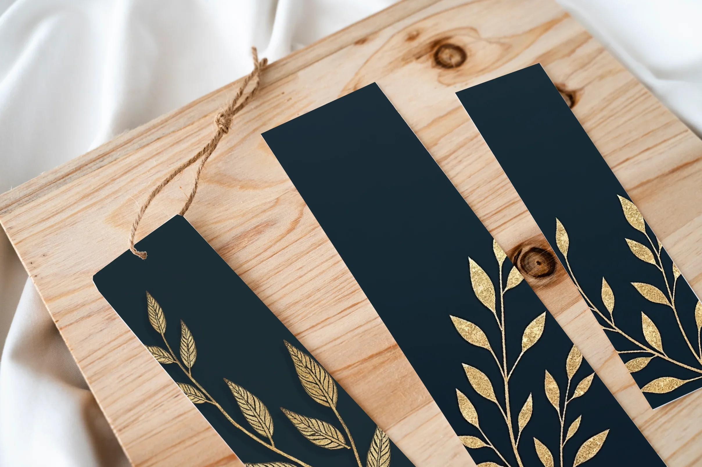 Gold Foil Valentine's Bookmarks Journal - CraftNest - Digital Crafting and Art